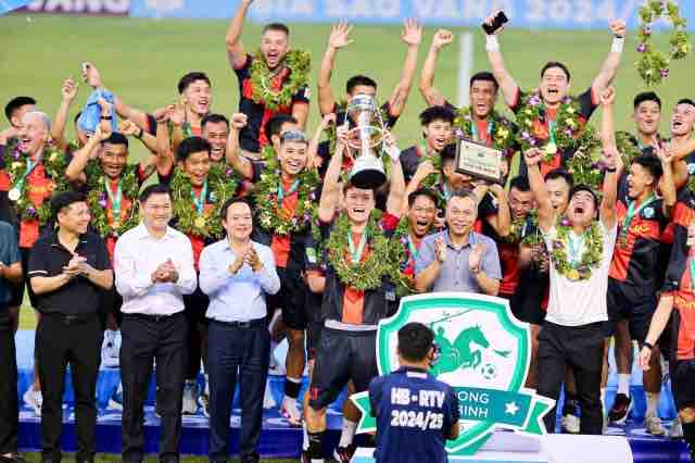 Sự Cạnh Tranh Khốc Liệt Tại V-League